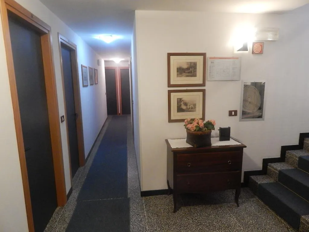 Hotel Aurora Treviso 2*,  Olaszország